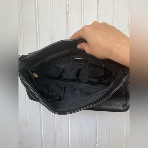 Danier genuine leather shoulder bag - Picture 3 of 5